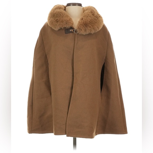 Vince Camuto Accessories - NWT - Vince Camuto - Women's Solid Faux Fur Collared Cape Topper